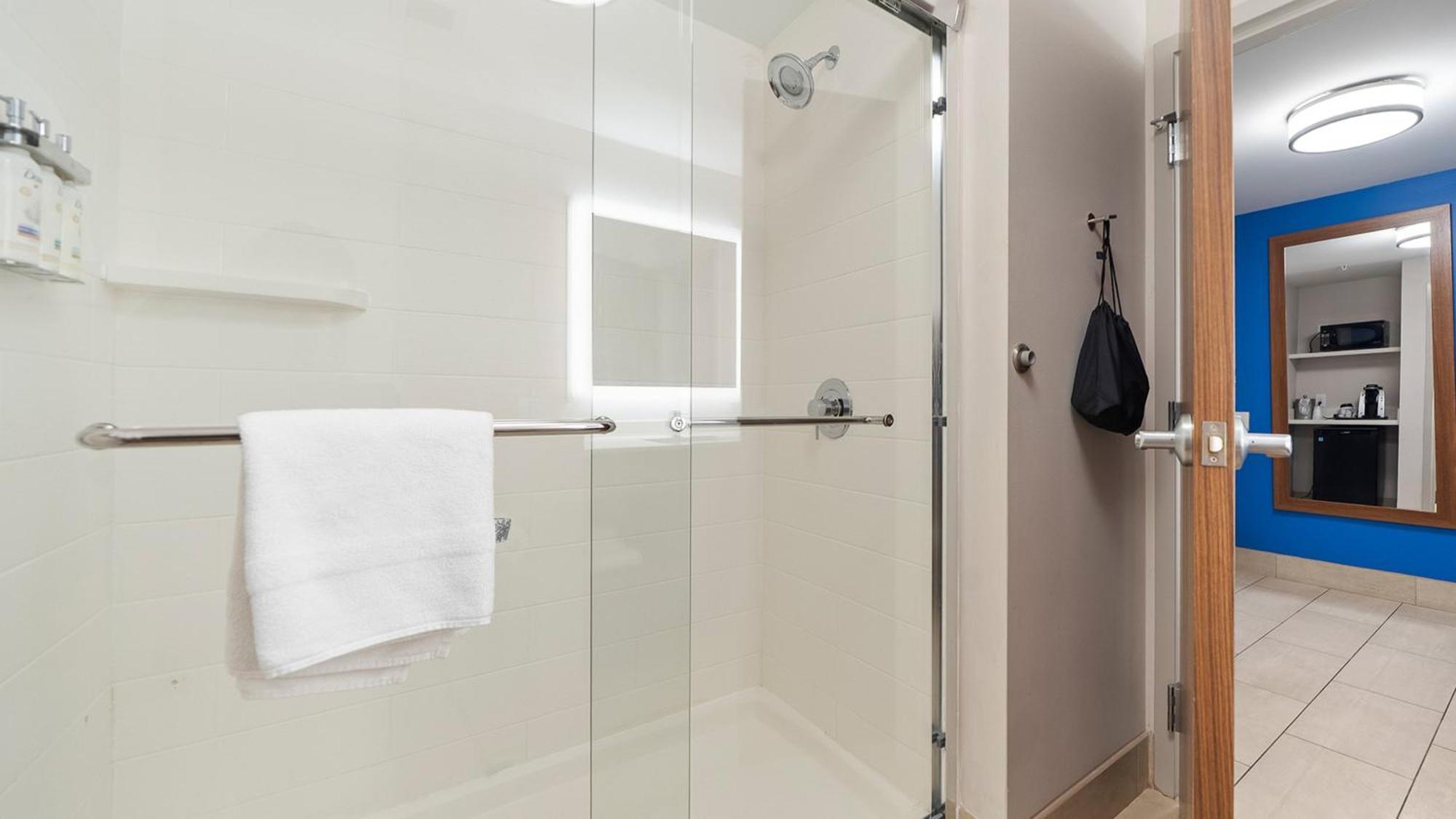 Express & North By Ihg 3* Macon