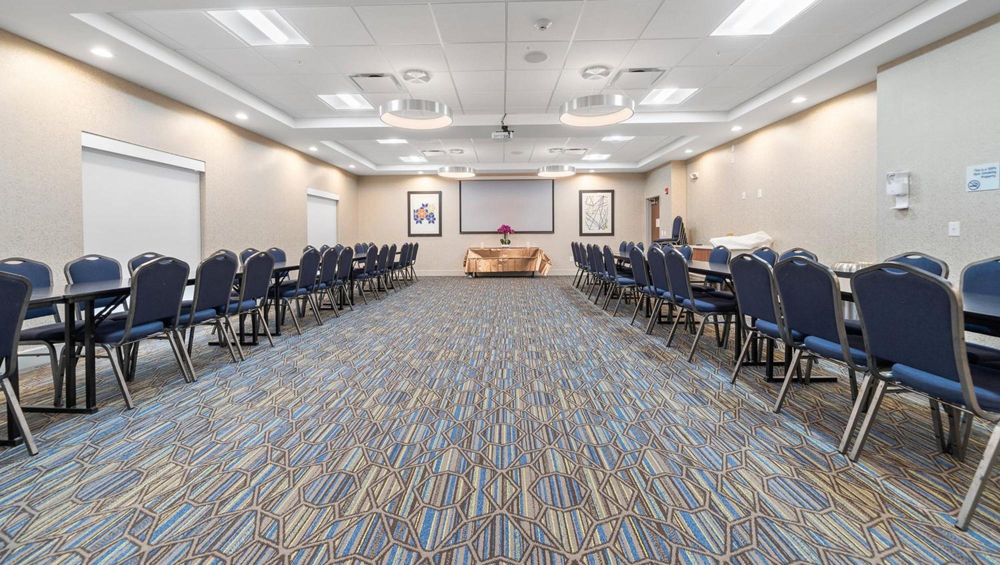 Express & North By Ihg Macon