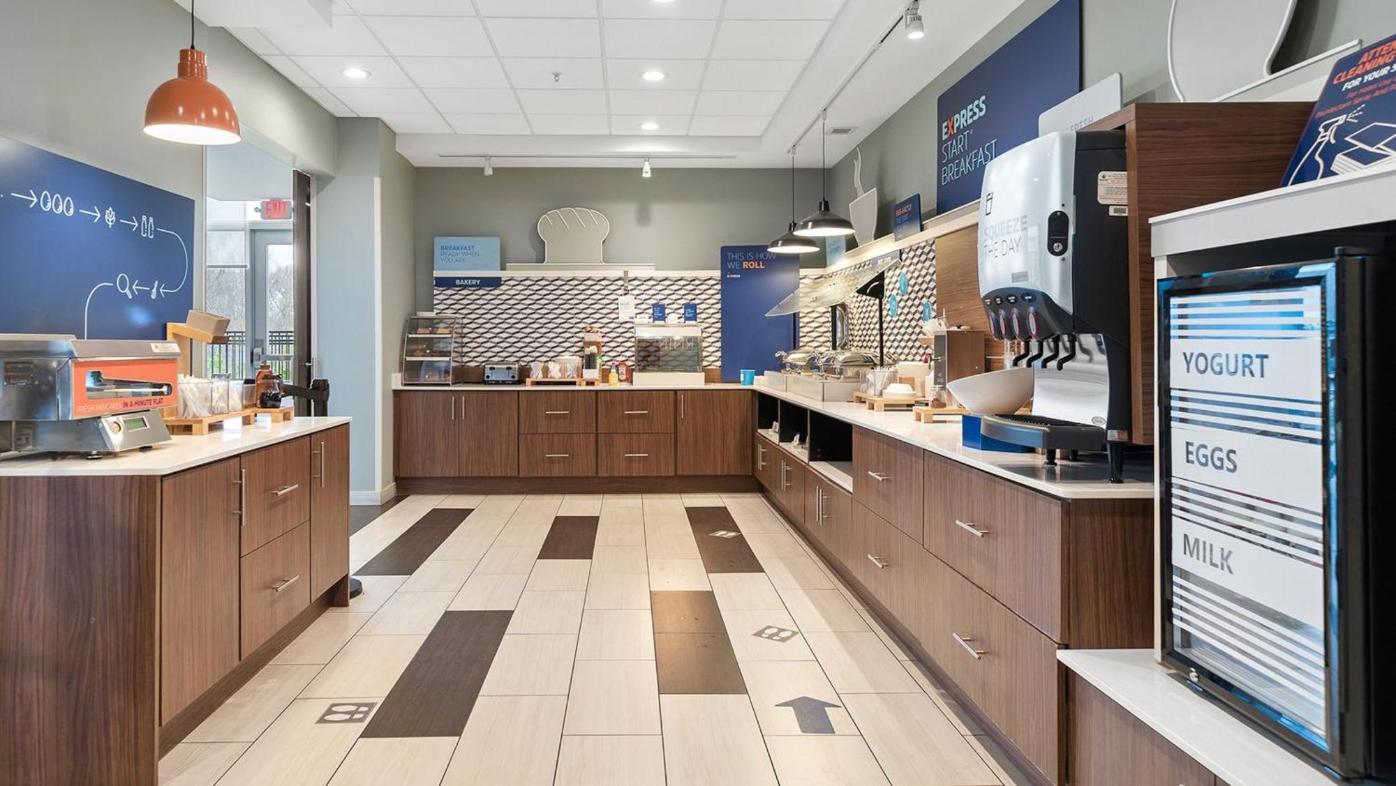 Express & North By Ihg Hotel Macon