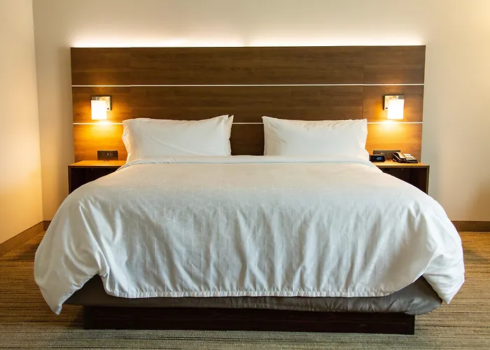 Holiday Inn Express & Suites Macon North By Ihg