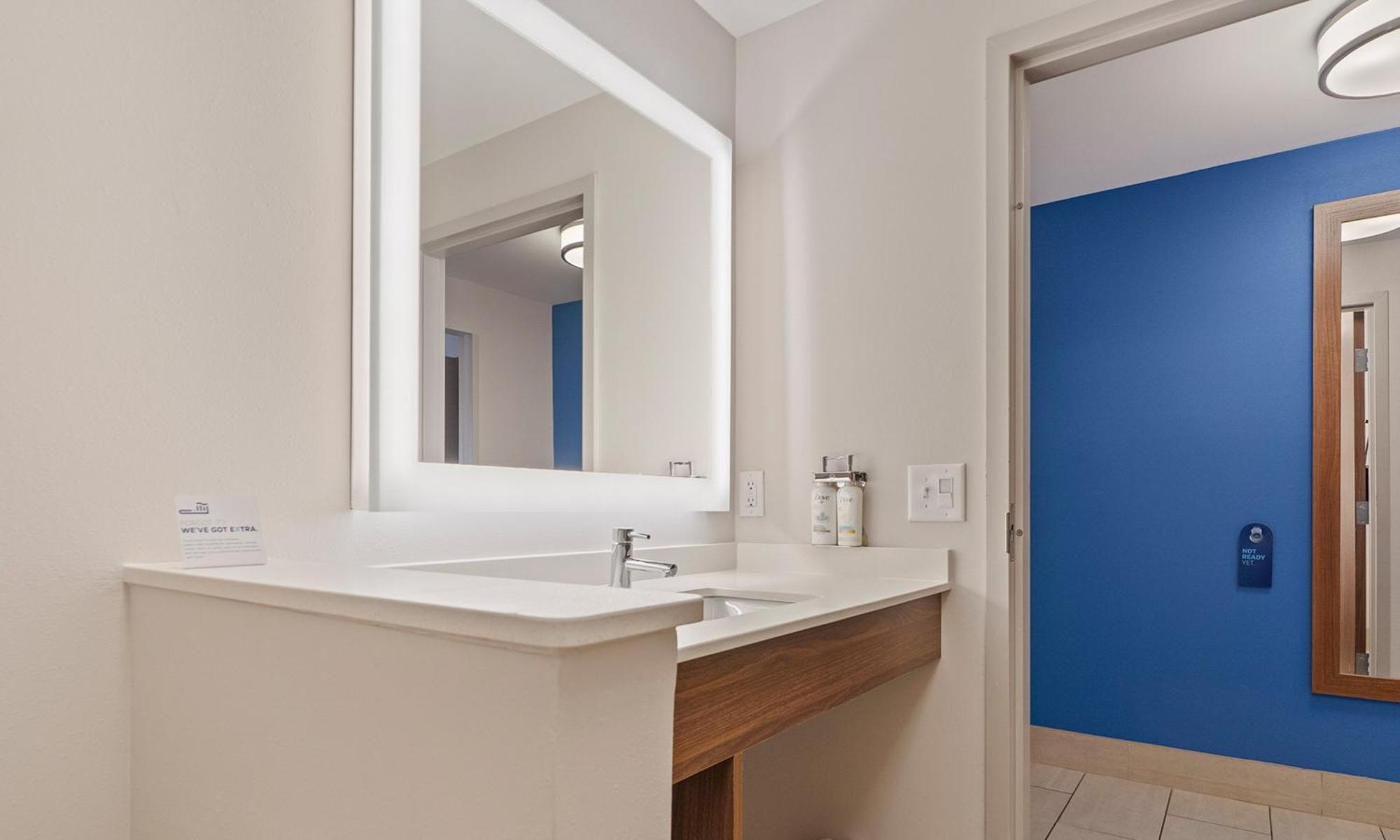 Express & North By Ihg Hotel Macon